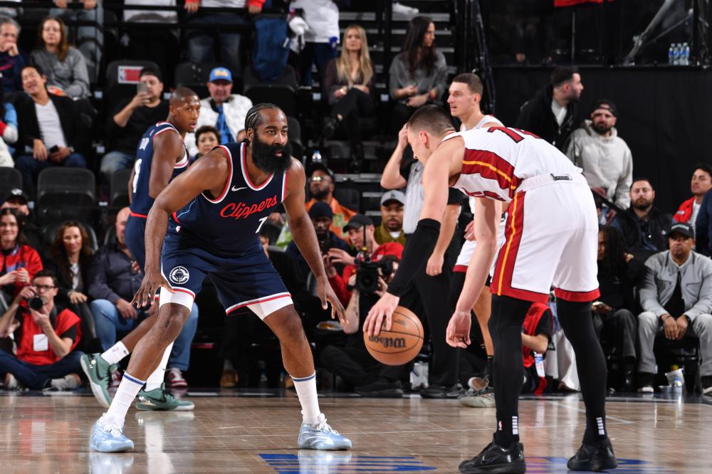 双方逐渐走 双方逐渐走